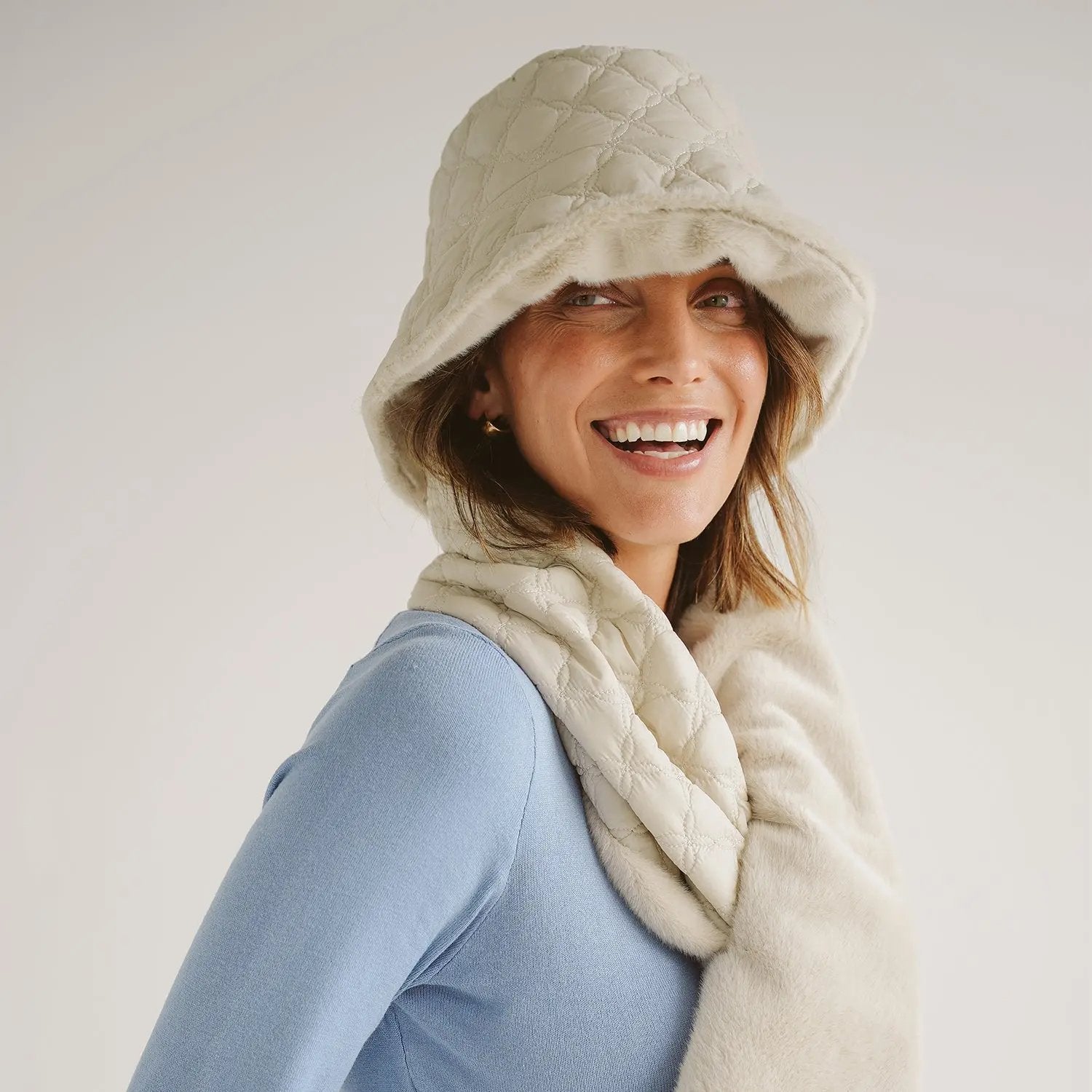 Frosty Bucket & Scarf (Set)